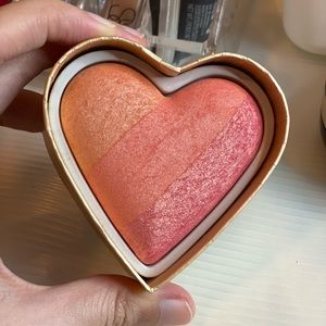 Too faced blush